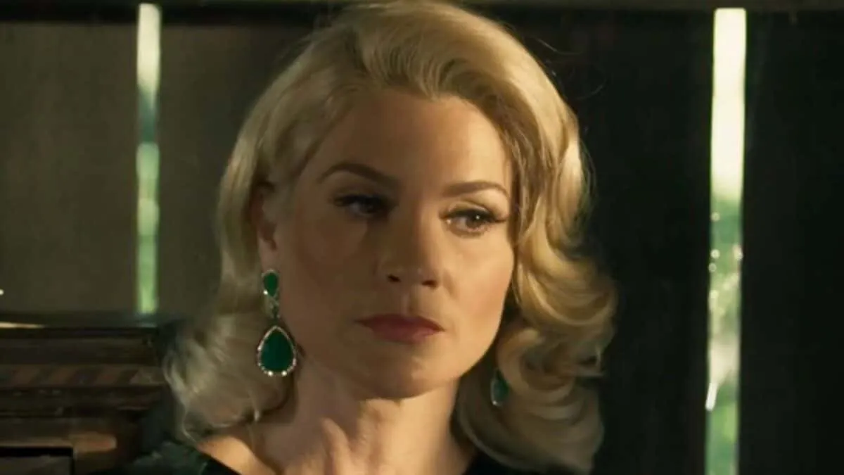 Flávia Alessandra retorna como vilã Sandra em Êta Mundo Melhor! com novas armações