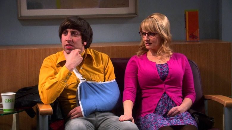 Bastidores de The Big Bang Theory revelam que cenas simples exigiram dublês - Imagem do artigo original