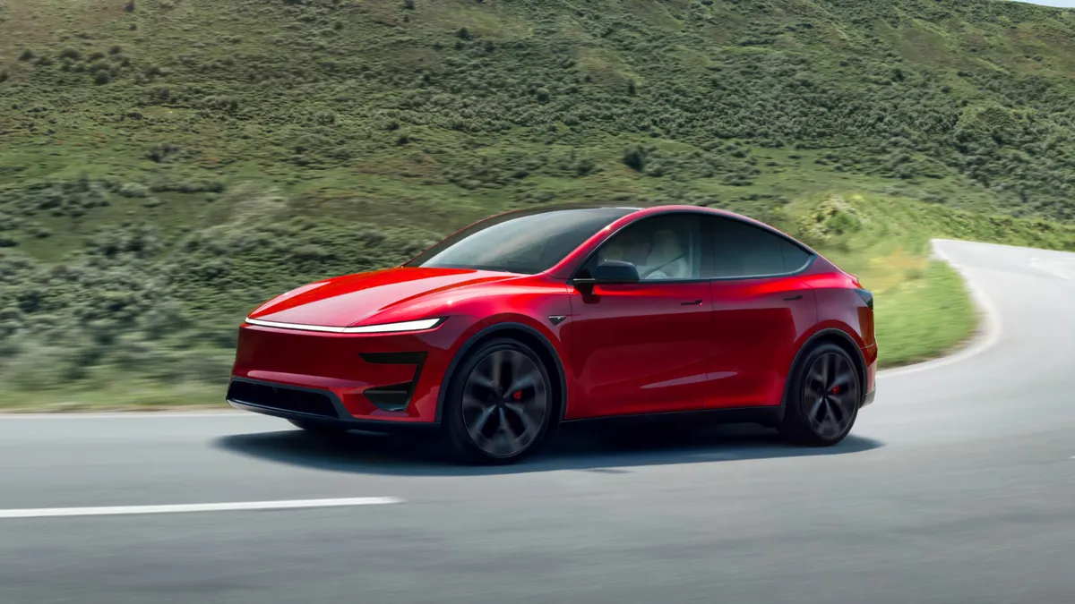 Tesla Model Y Performance ganha motor de 460 cv e faz 0-100 km/h em 3,3 s - Imagem do artigo