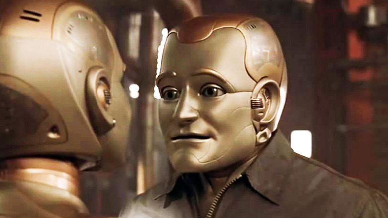 Robin Williams vestiu armadura metálica para humanizar o robô de “Bicentennial Man” - Imagem do artigo original