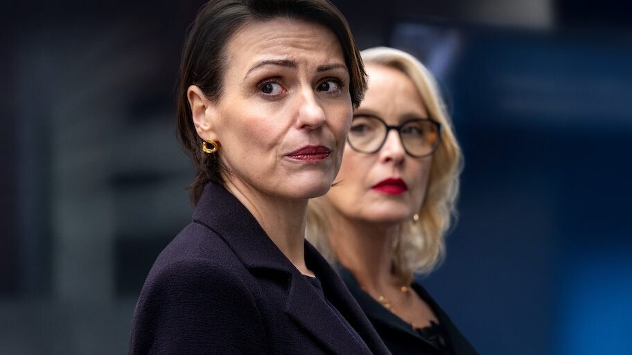 Netflix lança “Refém”, suspense britânico com Suranne Jones e Corey Mylchreest - Imagem do artigo