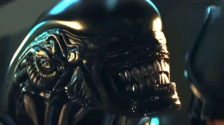 Série Alien: Earth exibe primeiro Xenomorfo em fuga após confronto com novo monstro - Imagem do artigo original