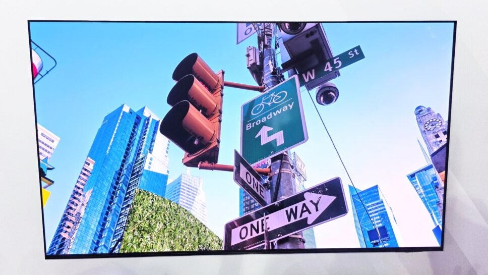 Samsung lança TVs OLED S95F no Brasil com IA e taxa de 144 Hz - Imagem do artigo