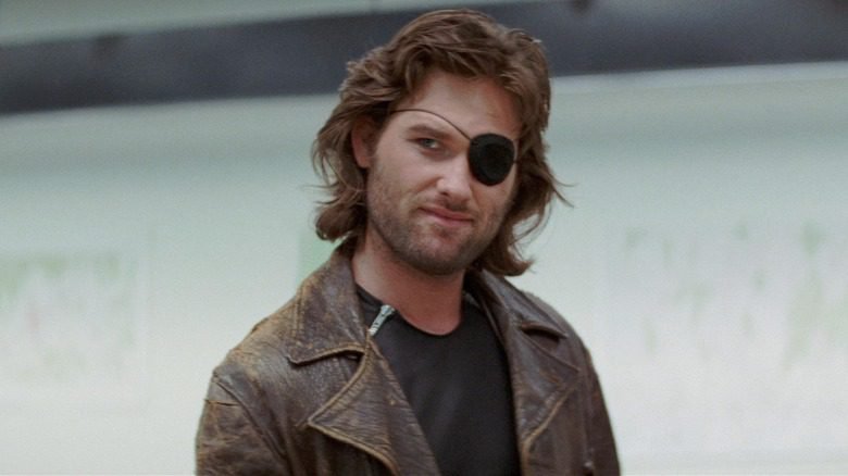 Kurt Russell usou bastão com pregos de verdade em cena tensa de Escape from New York - Imagem do artigo original