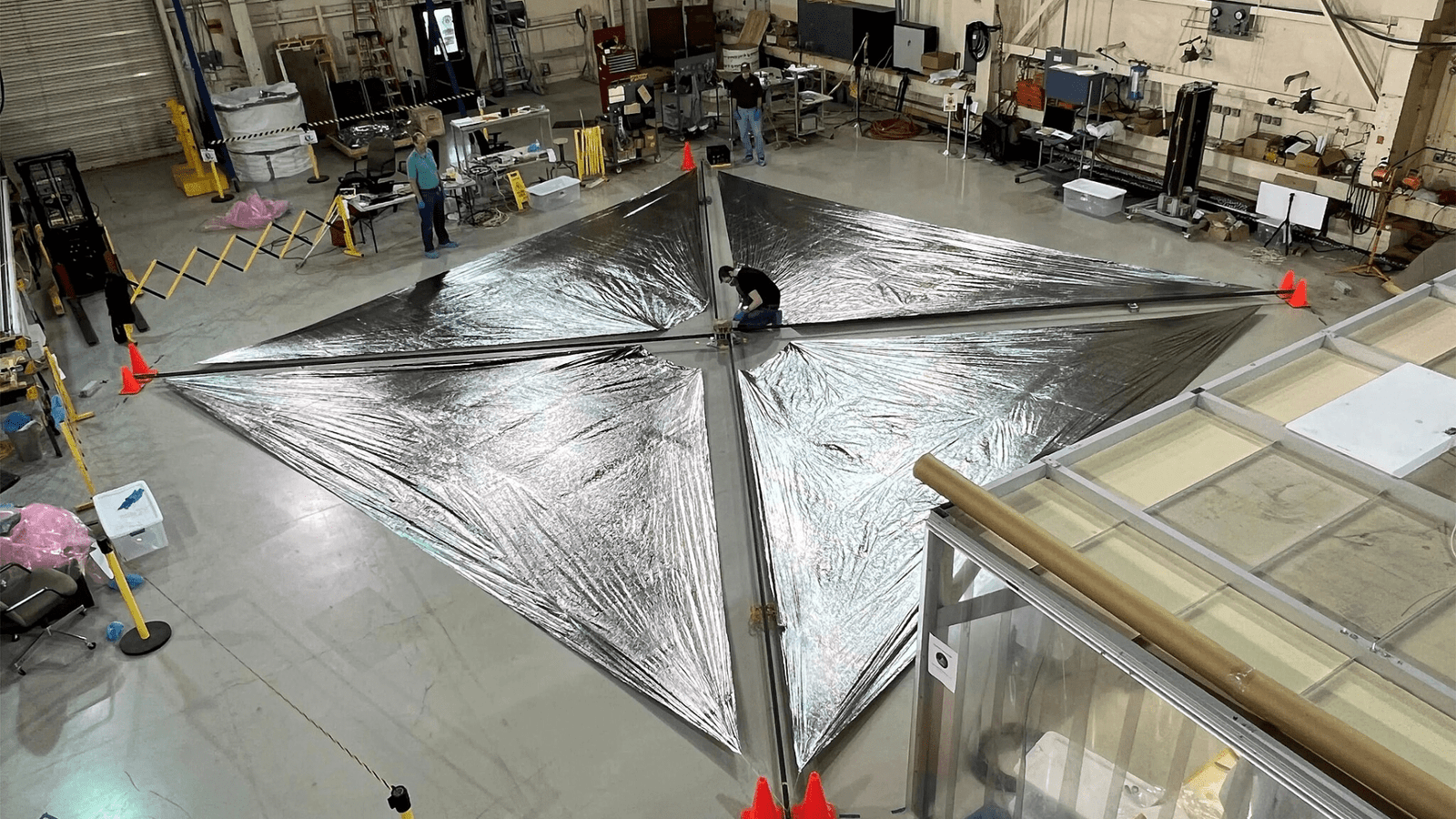 Estudo propõe frota com vela solar para antecipar alertas de tempestades espaciais - Imagem do artigo original