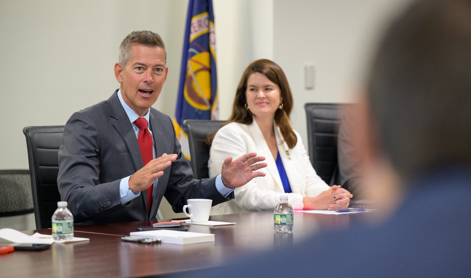 Musk dispara críticas contra administrador interino da NASA e reacende disputa sobre contrato lunar - Imagem do artigo