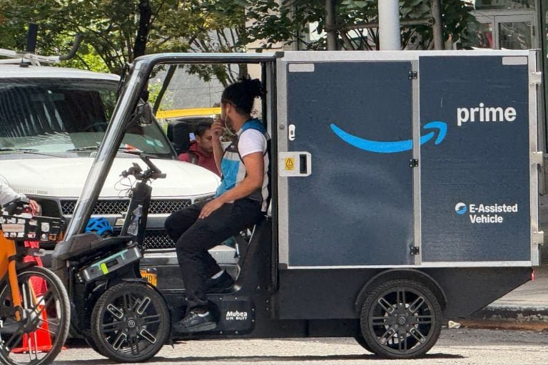 Amazon dobra frota elétrica no Brasil e mira 180 cidades com entregas de emissão zero - Imagem do artigo original