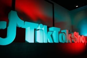 Black Friday 2025 ganha data e exige 7 estratégias para comprar barato sem cair em golpes - Imagem do artigo