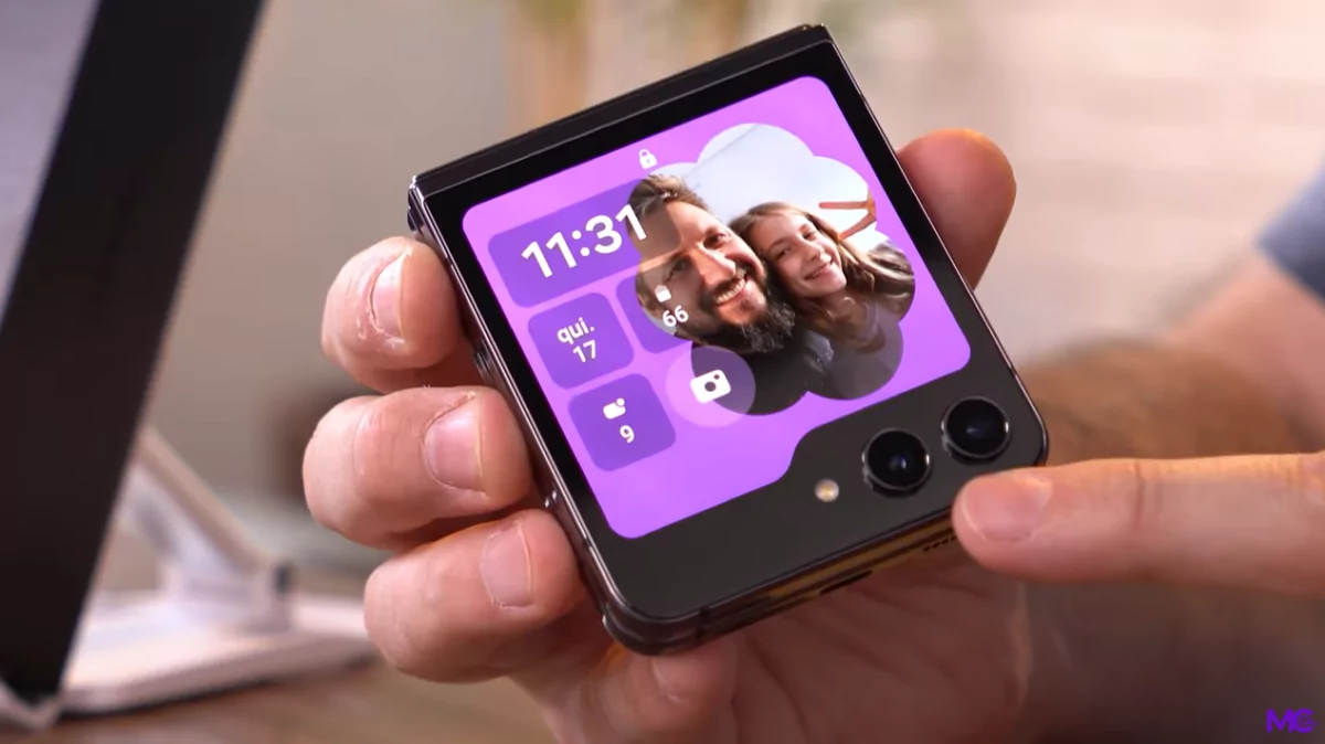 Galaxy Z Flip 5 surpreende: dobrável da Samsung evolui, mas vale o preço? - Imagem do artigo original