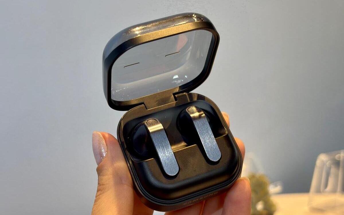 Galaxy Buds 4 e Buds 4 Pro chegam ao Brasil com IA e áudio hi-fi; vale o upgrade? - Imagem do artigo original