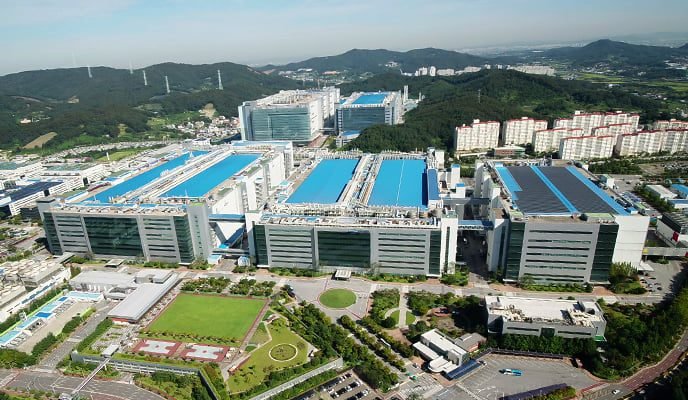 Samsung troca telas internas por OLED chineses: entenda o impacto nos próximos Galaxy - Imagem do artigo original