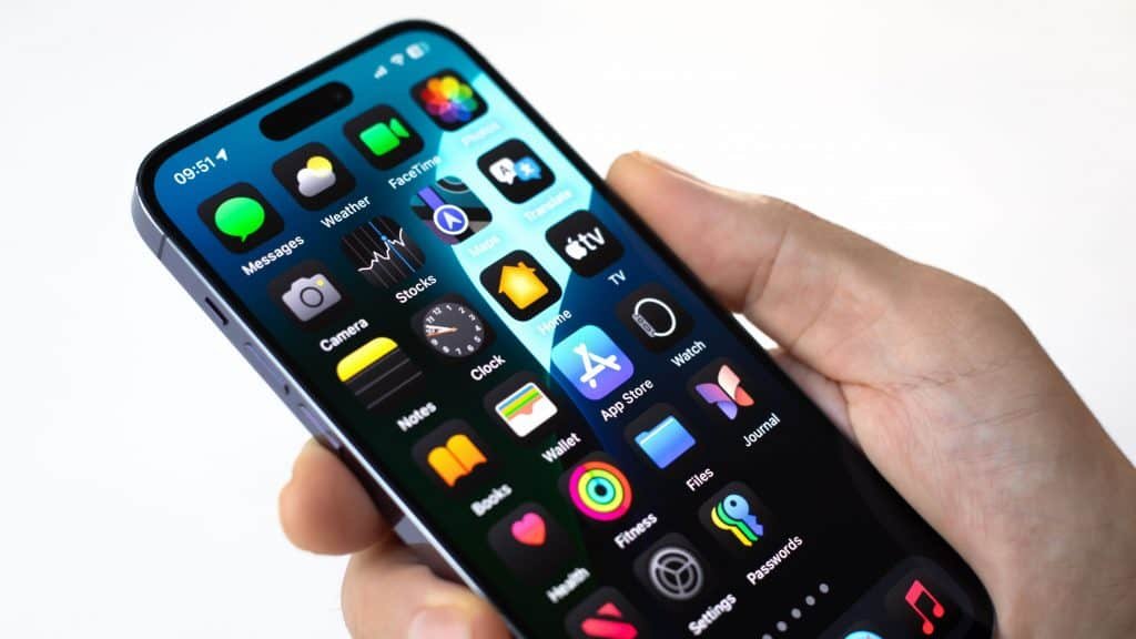 Apple pressiona fornecedores e faz telas OLED do iPhone 18 Pro Max caírem 20% - Imagem do artigo